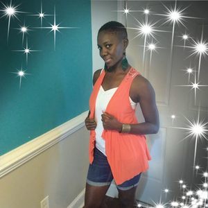 Meet your Posher, Candice